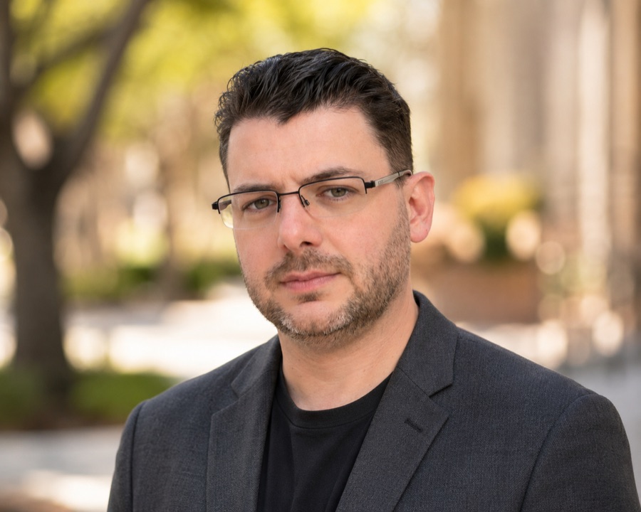 Headshot of Brad Nunnally.